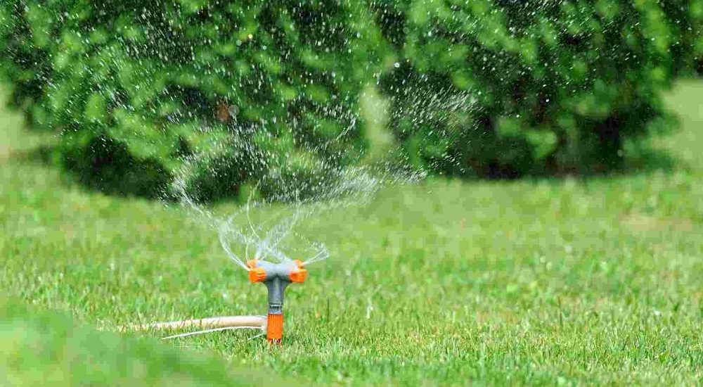 irrigazione del prato recupero acqua piovana